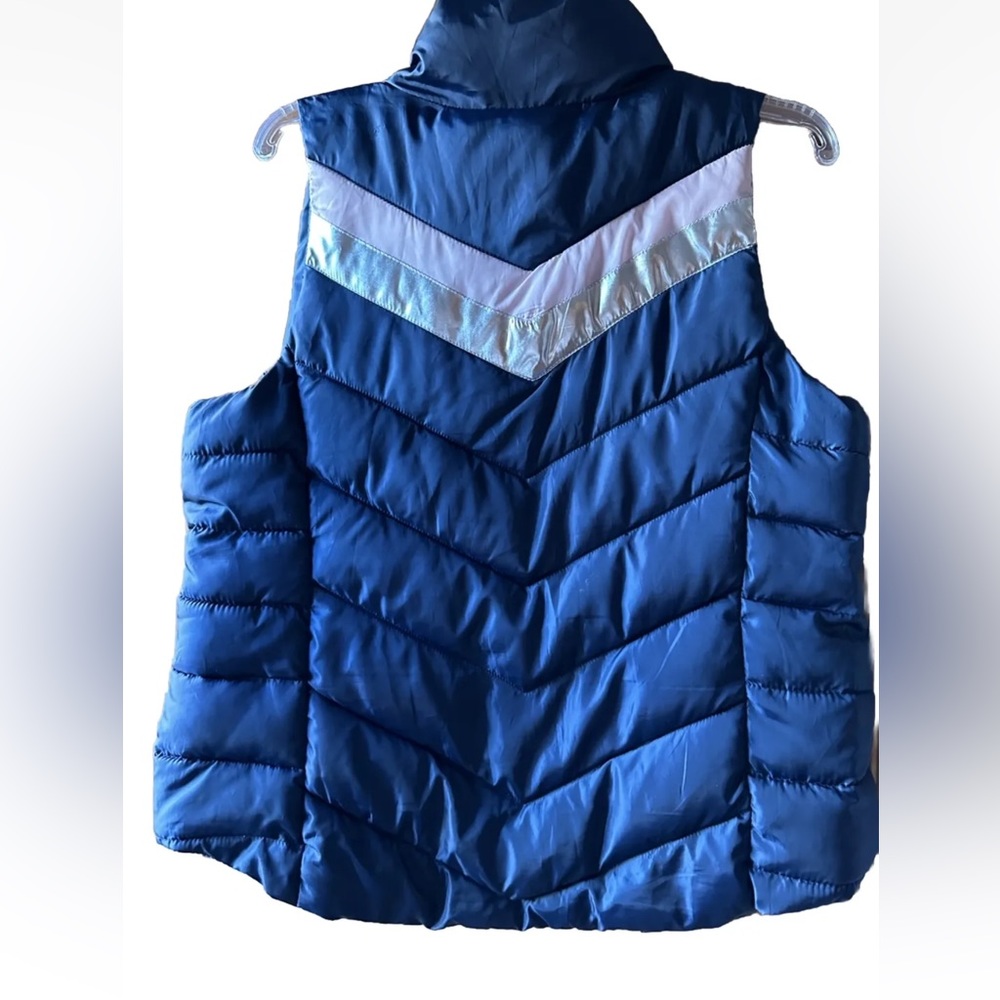 SO American Heritage Womens Juniors Blue Chevron Puffer Vest Sz Medium - Picture 3 of 9